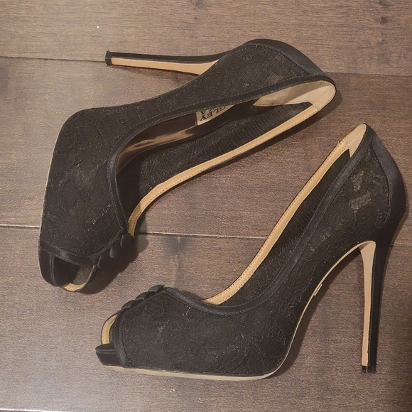 ❤️BADGLEY MISCHKA LACE DETAIL OPEN TOE PUMPS (BLACK) - Picture 2 of 9